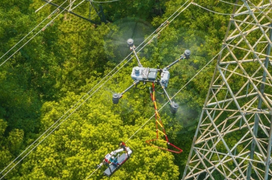 高壓電塔作業機器人：1000V隔離光耦保障遠程控制安全